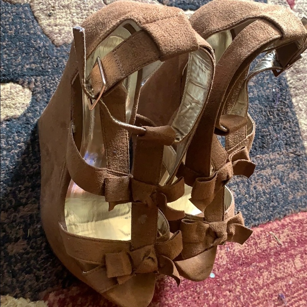 Shoes - Picture 2 of 2